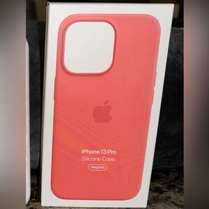 ✨ iPhone 13 Pro Apple Pink Orange Silicone Case MagSafe Used Once! ✨